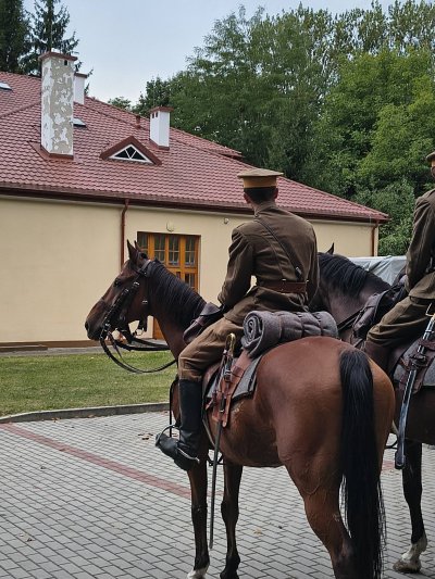 Przejazd kawalerzystów przez Wojsławice